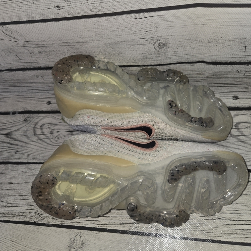 Nike Vapormax 2021 FK Youth Size DQ7758-100 Youth Sz 4Y Womens 5.5 - Picture 7 of 10